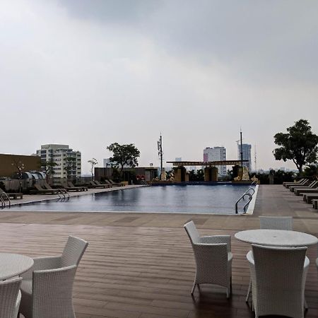 Strategic 2Br Apartment At Trillium Residence By Travelio スラバヤ エクステリア 写真